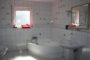 Ideal für 2 Familien - großzügiges Haus in KA-Rüppur - großzügiges Badezimmer mit Wanne