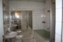 3-Zimmer-Wohnung mit tollem Ausblick - Karlsruhe-Durlach - Badezimmer mit Wanne und Dusche