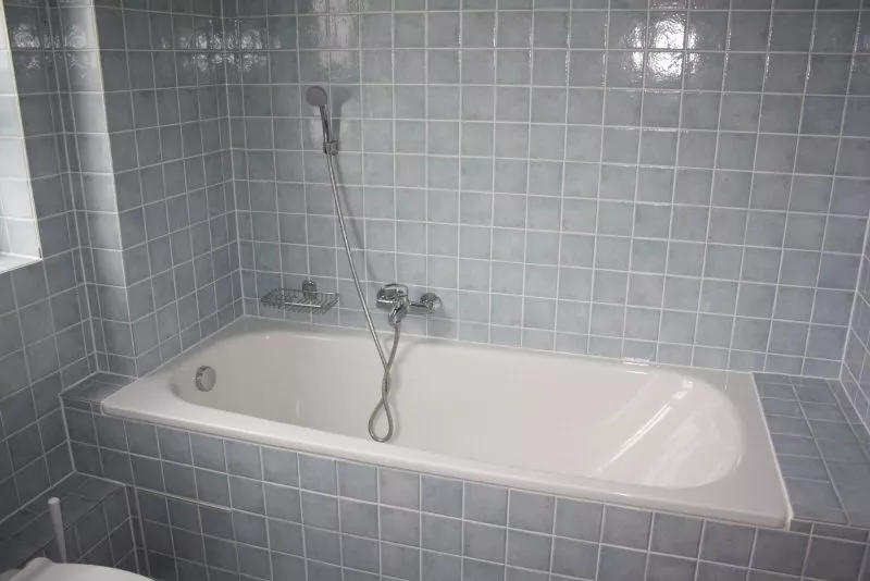 Top Lage am Südhang in Berghausen - Tageslichtbad Maisonett Bad