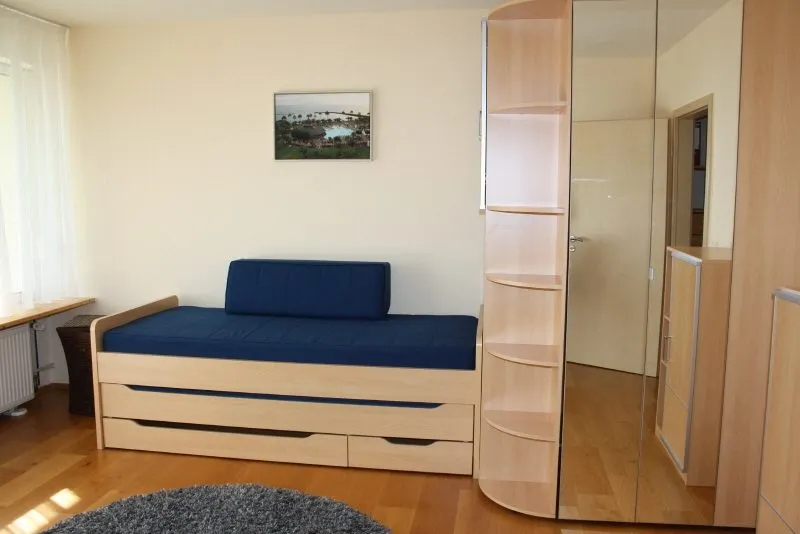 Ihre Altersvorsorge - Kapitalanlage KA-Durlach - provisionsfrei für Käufer - Schlafbereich mit Kleiderschrank