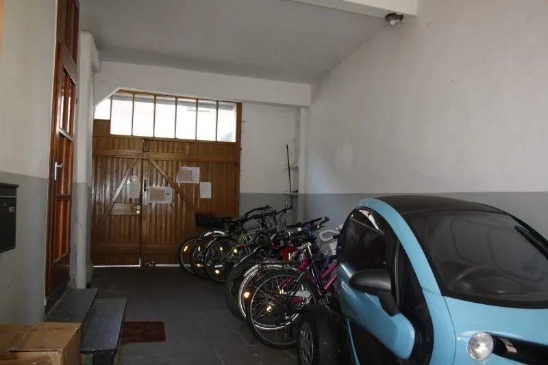 Provisionsfrei für Käufer - Mehrfamilienhaus in Durlacher Altstadt mit Abrissgrundstück - Stellplatz für Fahrräder